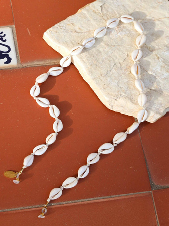 Łańcuszek do okularów Coco Bonito Cowrie Cool